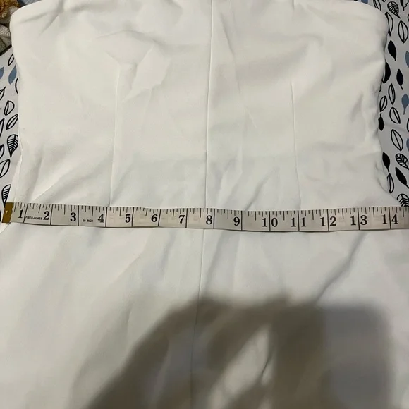 Zara White Jumpsuit with Minimalist Design - Picture 8 of 8